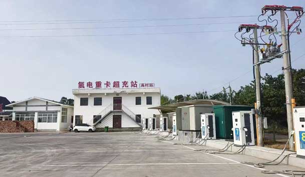 【重卡电动先锋】球友体育300-400kW重卡充电桩：亮点与应用典范(图6)
